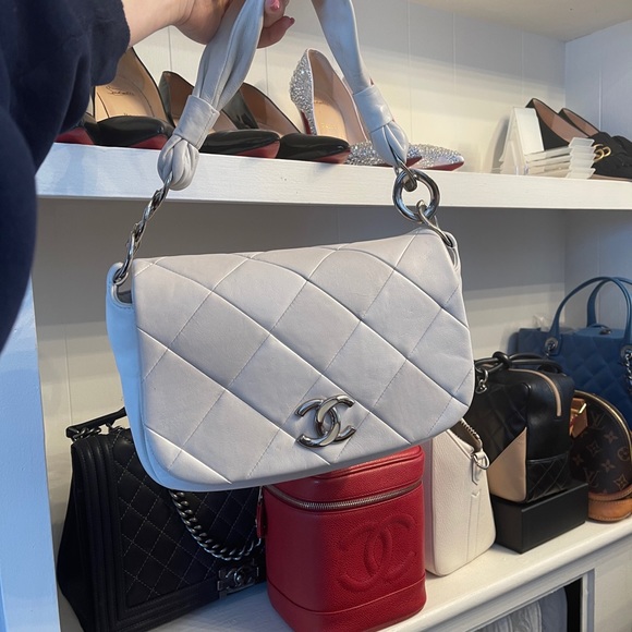 Authentic Chanel flap bag pillow white cream - Picture 9 of 17